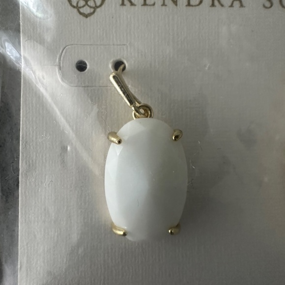 Kendra Scott Pippa Earrings - Gold White - brand new with tags - Picture 3 of 6